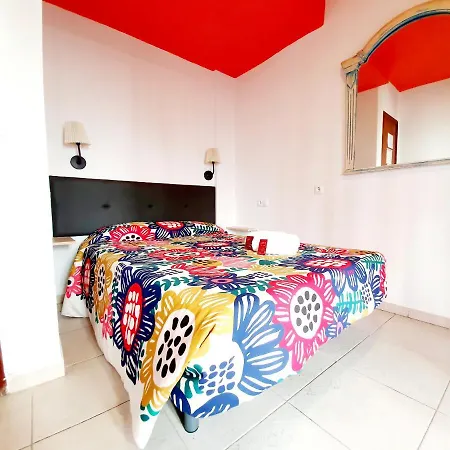 Hostal Funky By Arc House 2*